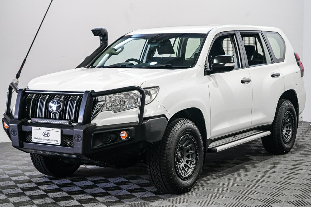 Toyota Landcruiser Prado image 4