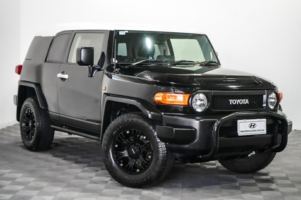 Toyota Fj Cruiser image 1
