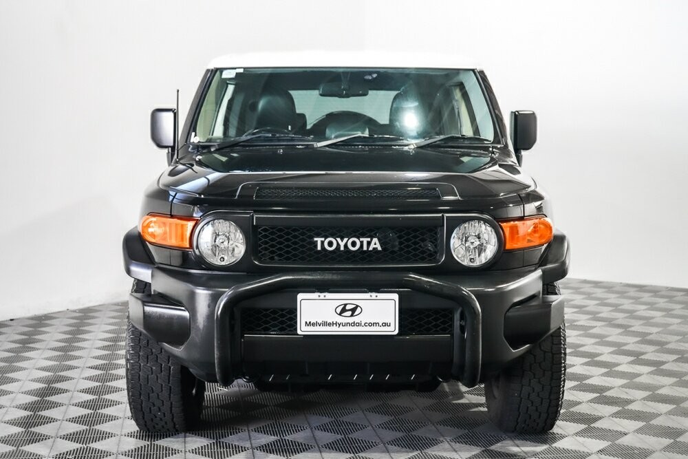 Toyota Fj Cruiser image 3
