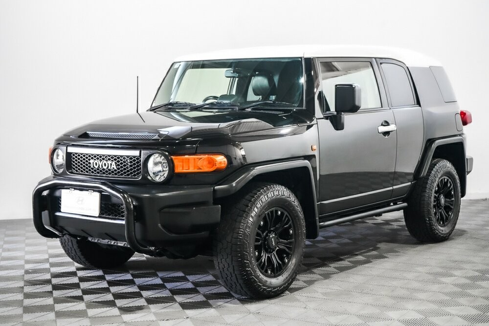Toyota Fj Cruiser image 4