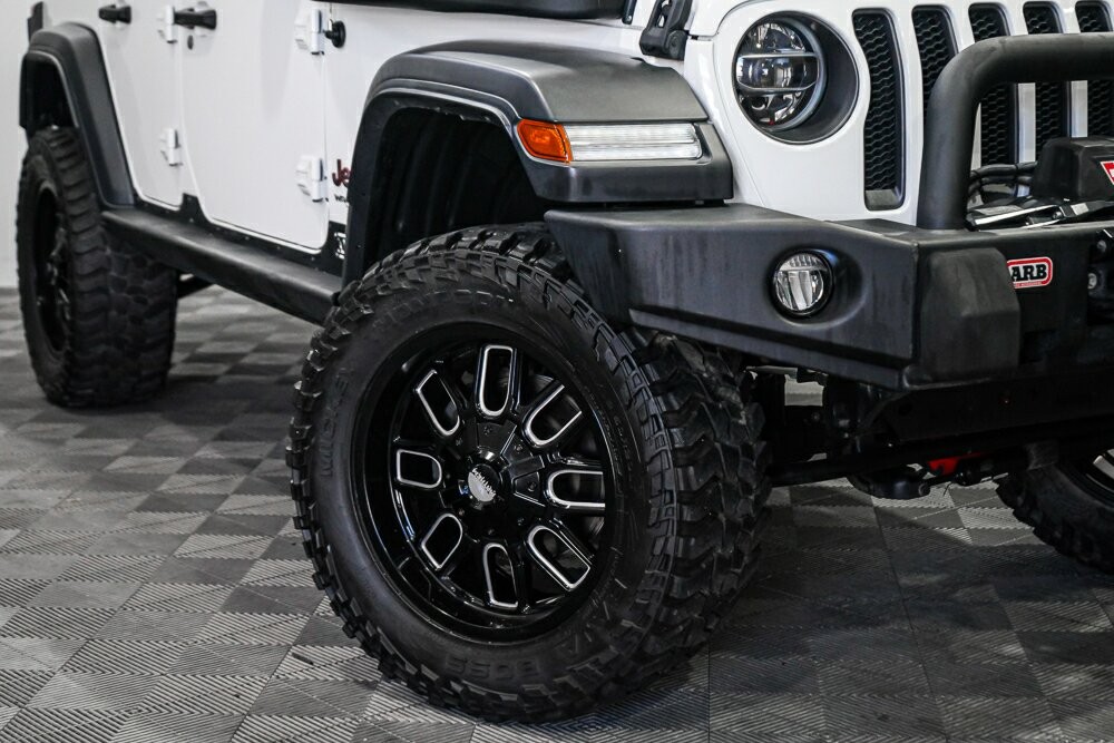 Jeep Wrangler image 2