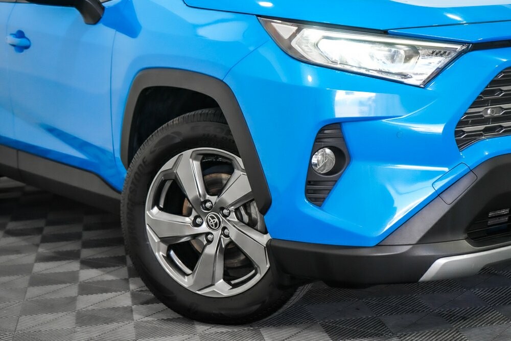 Toyota Rav4 image 2