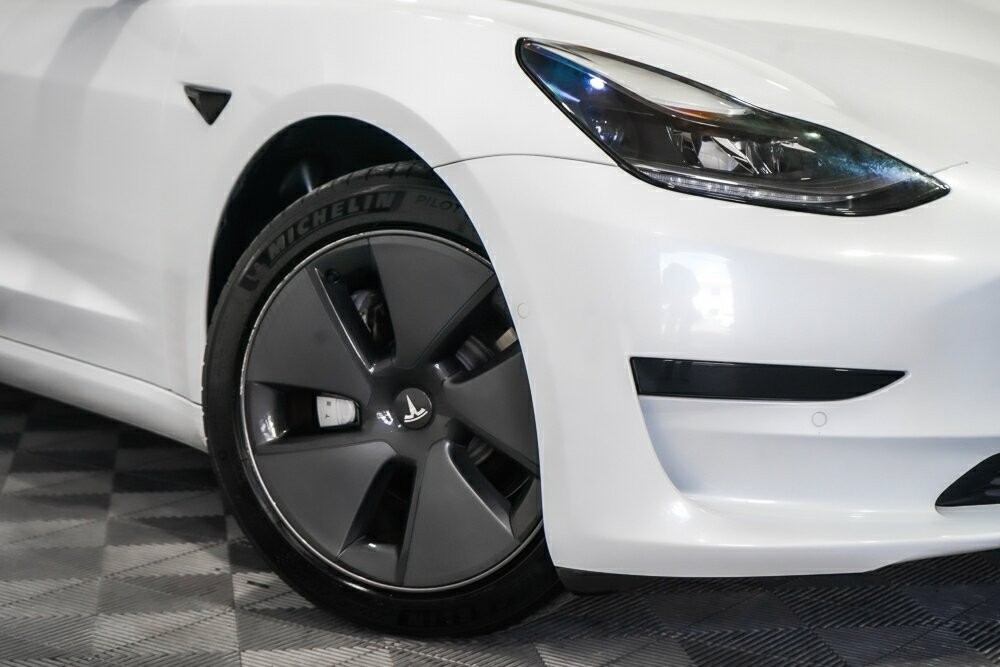 Tesla Model 3 image 2