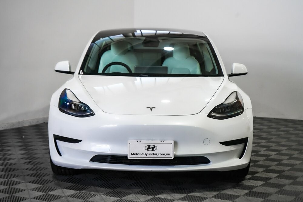 Tesla Model 3 image 3