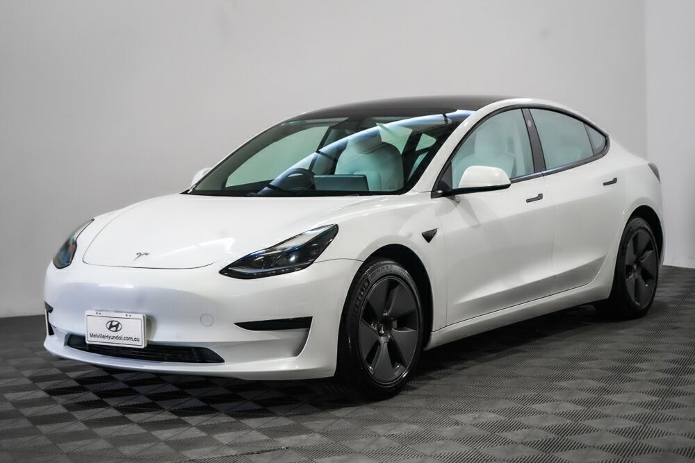 Tesla Model 3 image 4