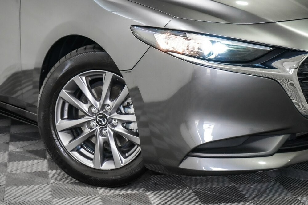 Mazda 3 image 2