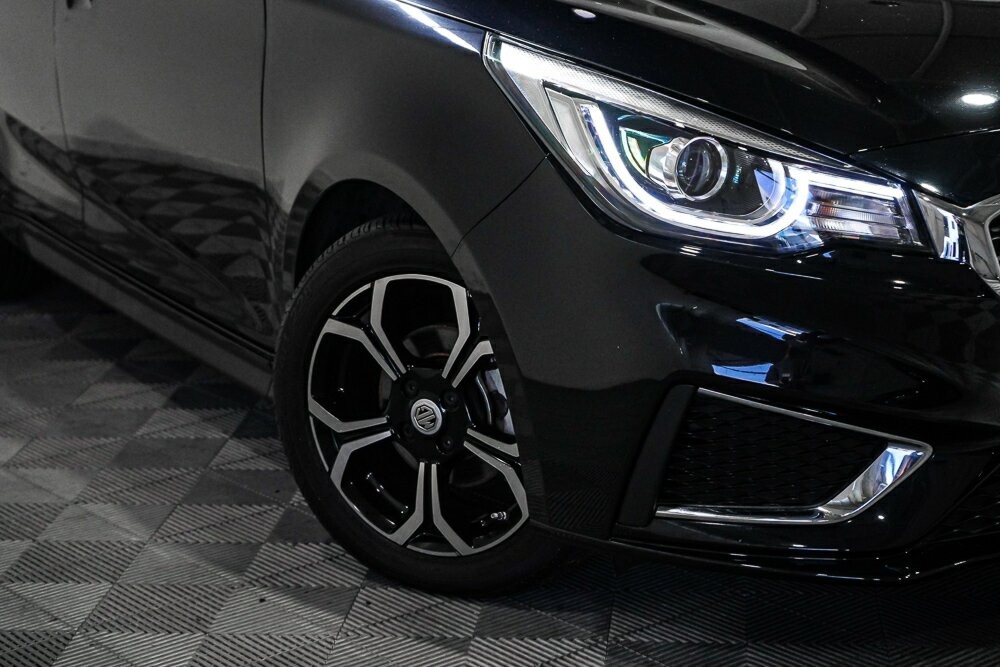 MG Mg3 image 2