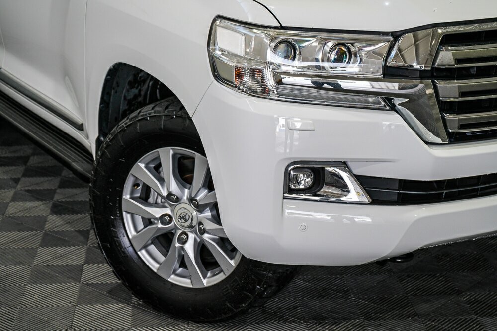 Toyota Landcruiser image 2