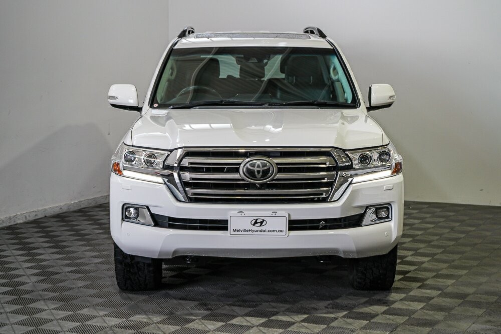 Toyota Landcruiser image 3