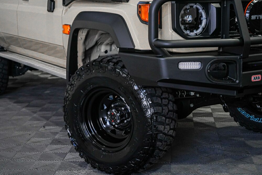 Toyota Landcruiser image 3