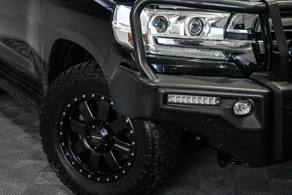 Toyota Landcruiser image 2