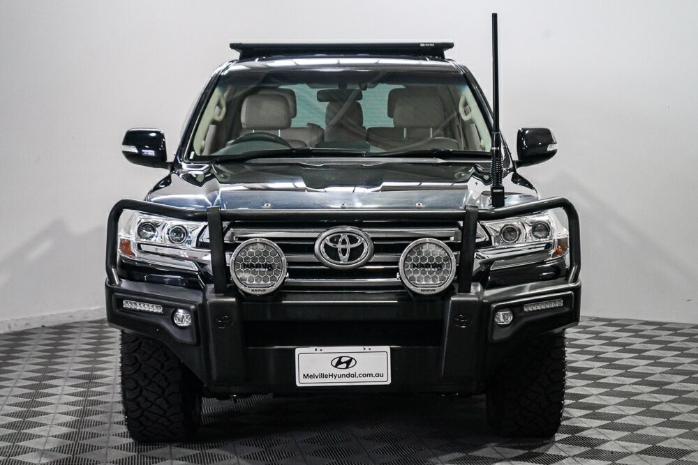 Toyota Landcruiser image 3