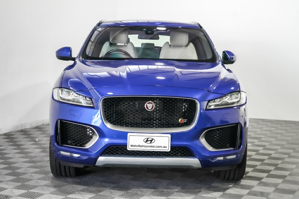 Jaguar F-pace image 3