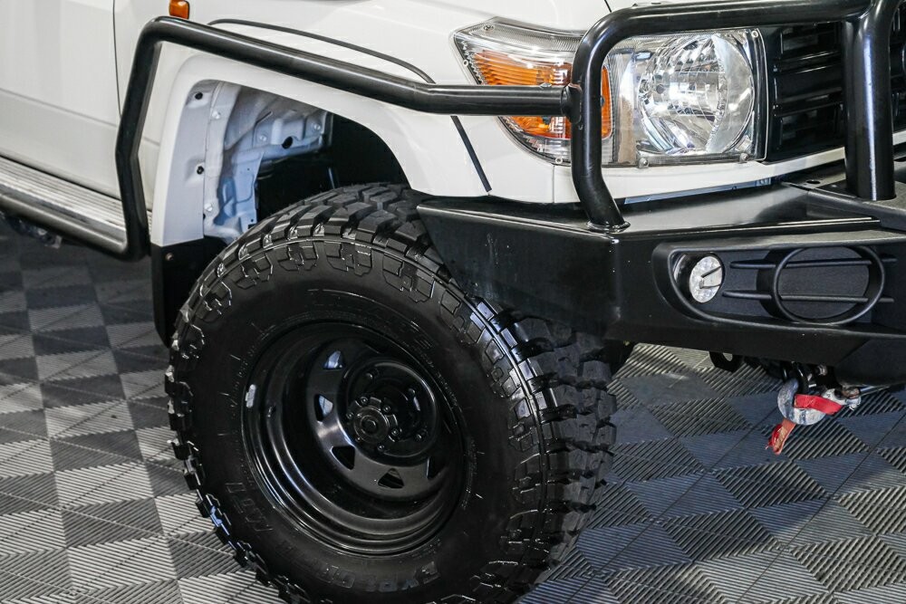 Toyota Landcruiser image 2