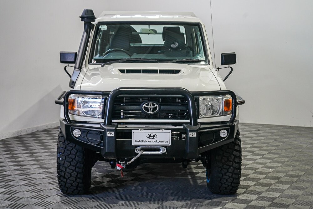 Toyota Landcruiser image 3