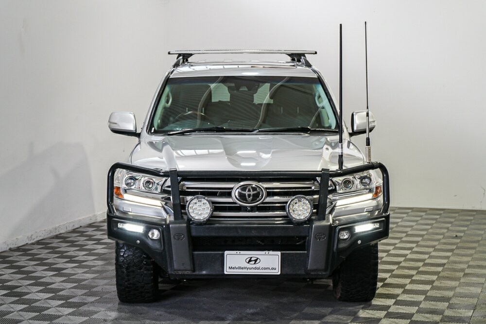 Toyota Landcruiser image 3