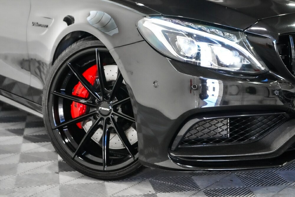 Mercedes Benz C-class image 2