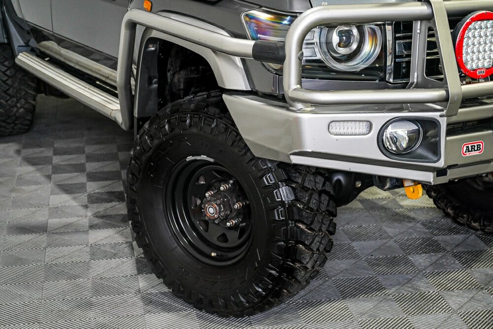 Toyota Landcruiser image 2