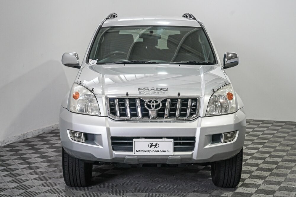 Toyota Landcruiser Prado image 3