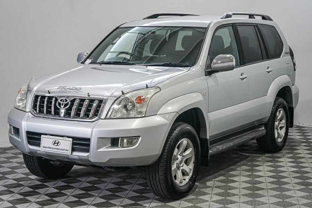 Toyota Landcruiser Prado image 4
