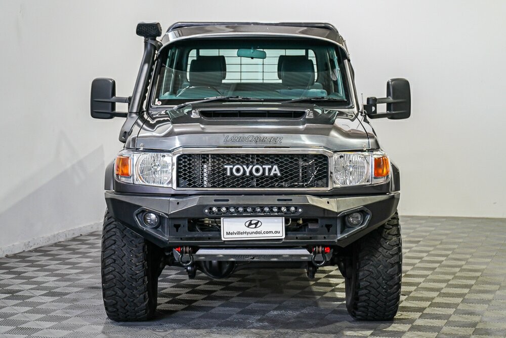 Toyota Landcruiser image 3