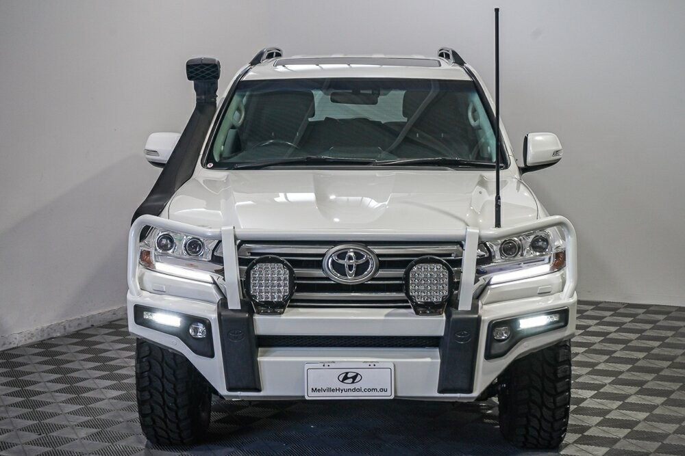 Toyota Landcruiser image 3