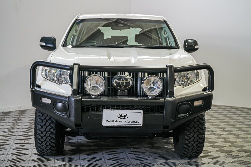 Toyota Landcruiser Prado image 3