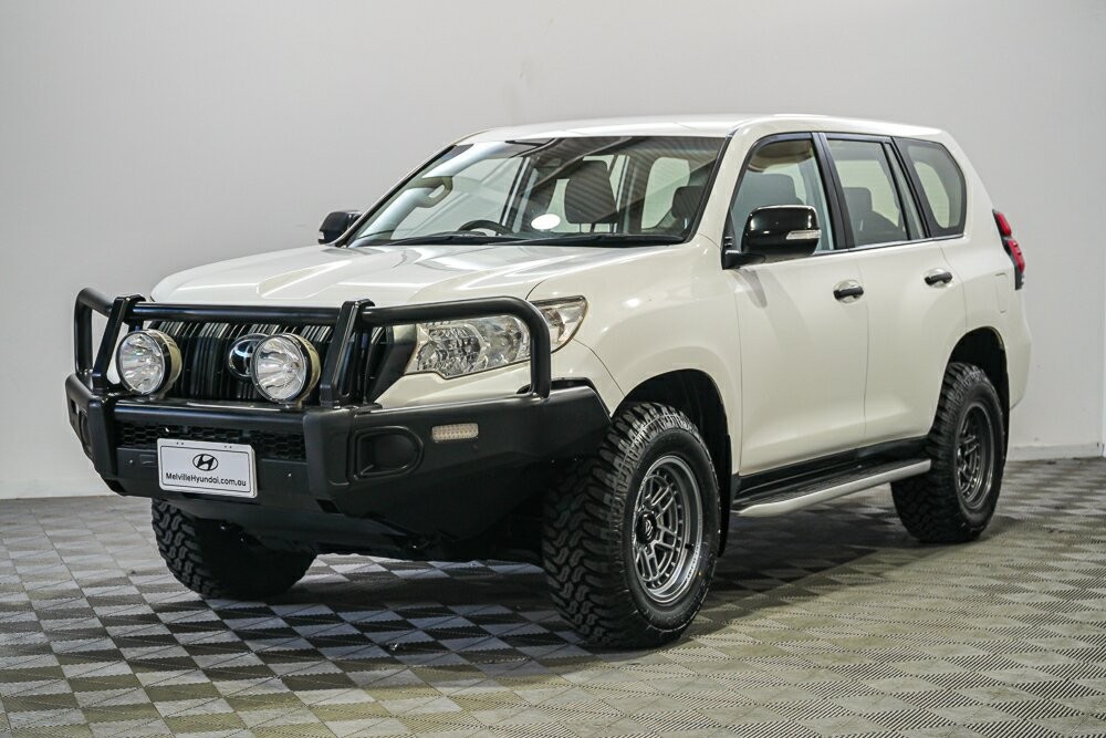 Toyota Landcruiser Prado image 4