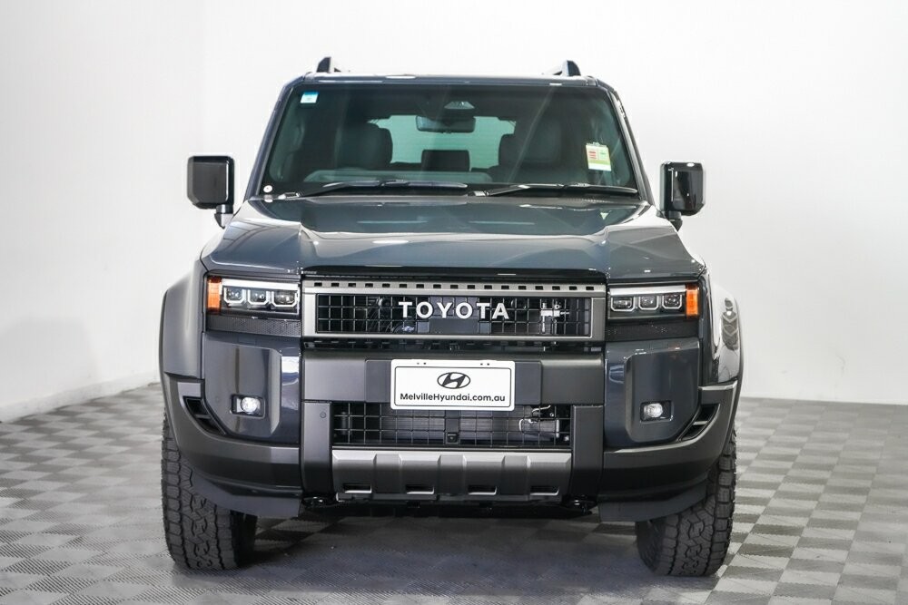 Toyota Landcruiser Prado image 3