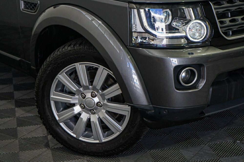 Land Rover Discovery image 2