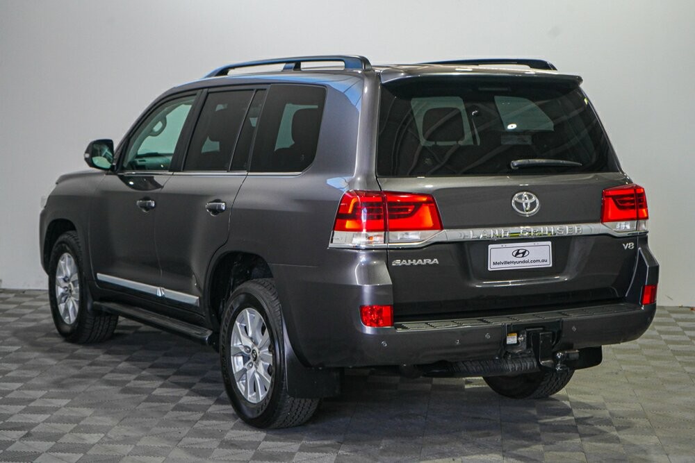 Toyota Landcruiser image 4
