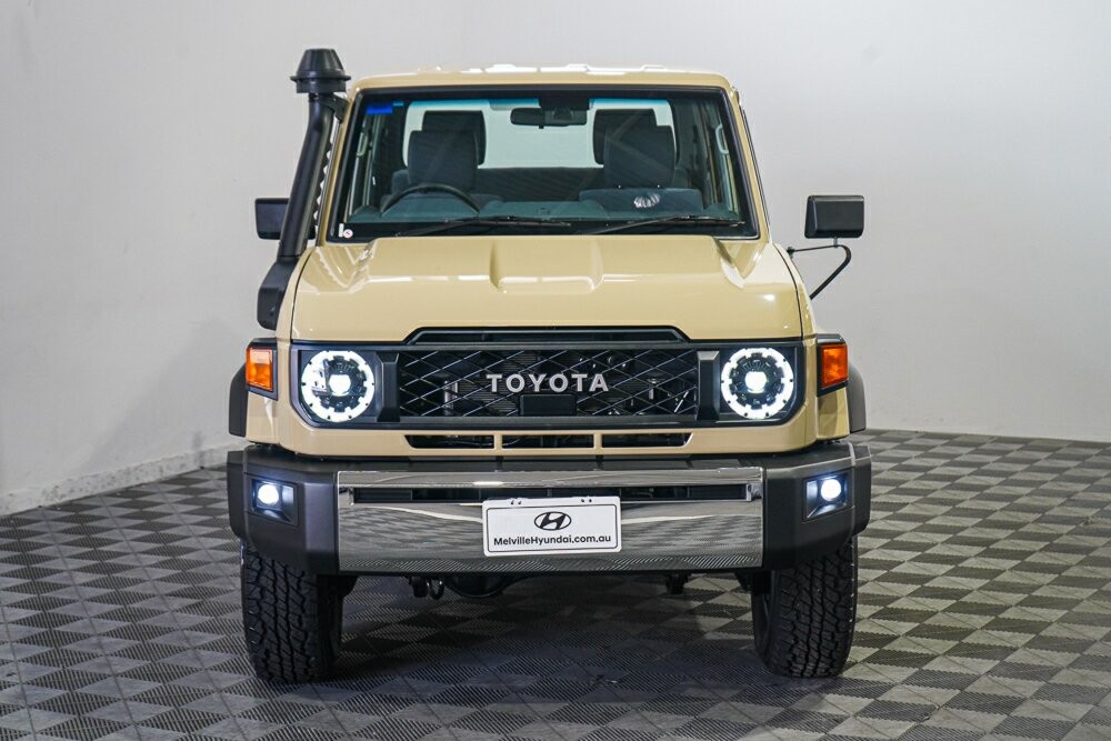 Toyota Landcruiser image 3