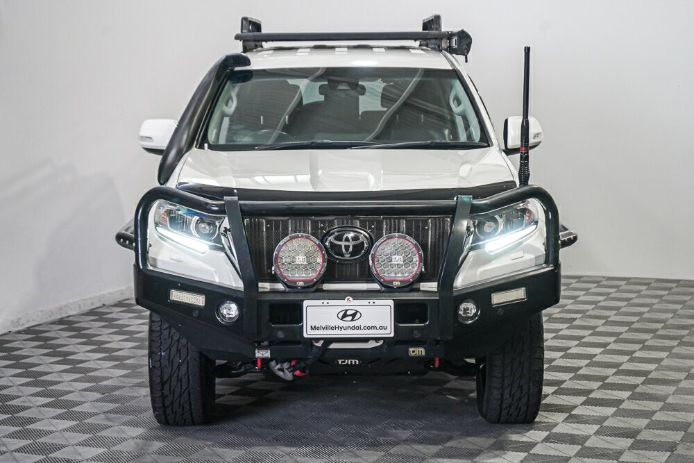 Toyota Landcruiser Prado image 3