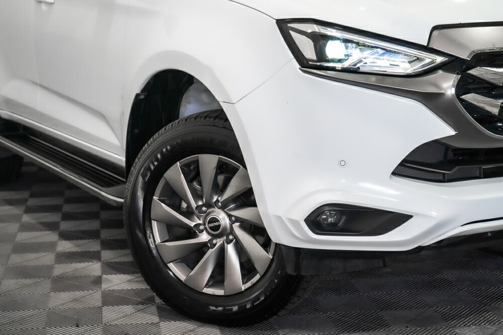 Isuzu Mu-x image 2