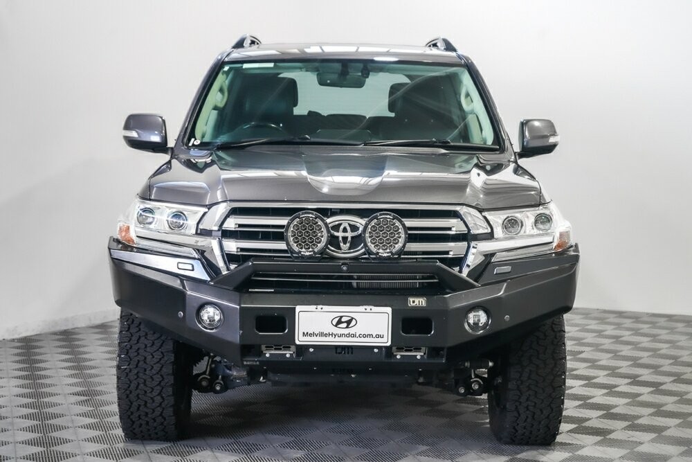 Toyota Landcruiser image 3