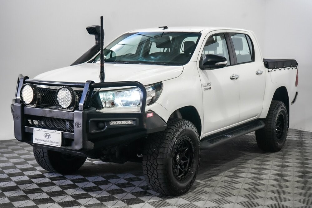 Toyota Hilux image 4