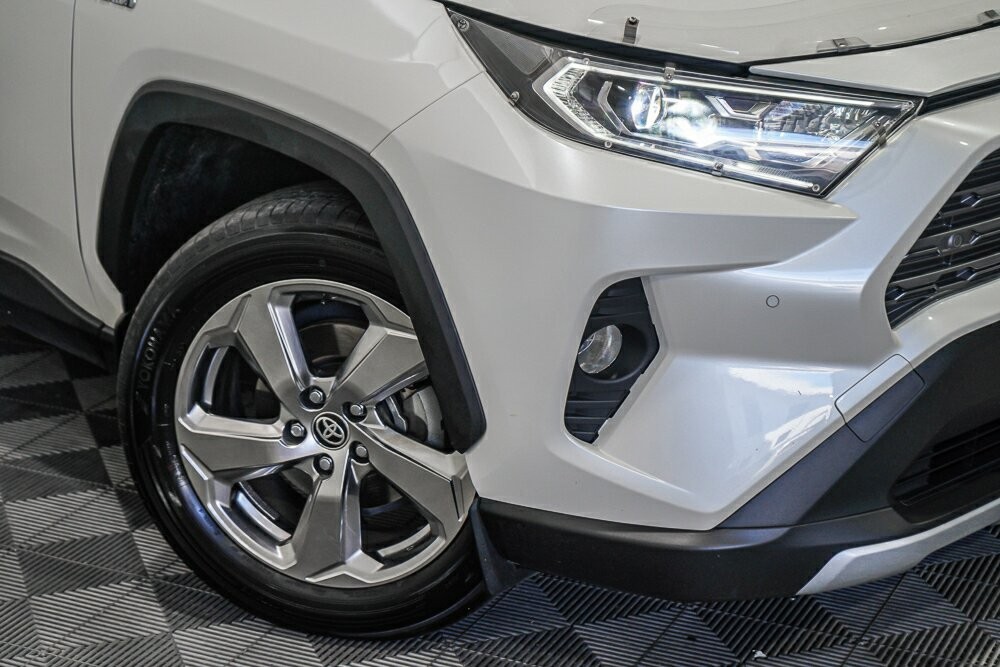 Toyota Rav4 image 2