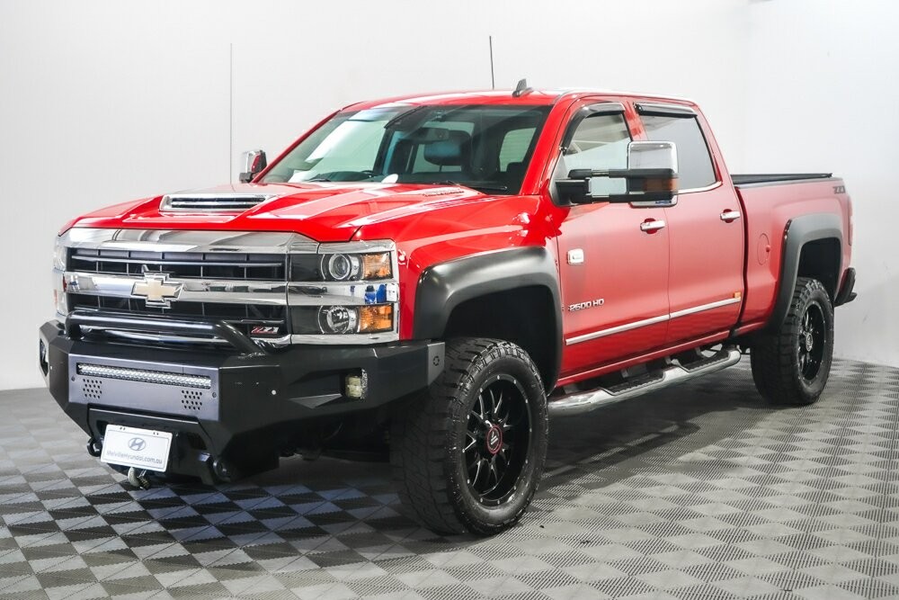 Chevrolet Silverado image 4