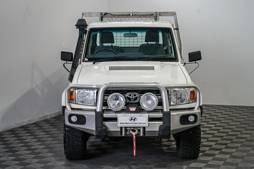Toyota Landcruiser image 3