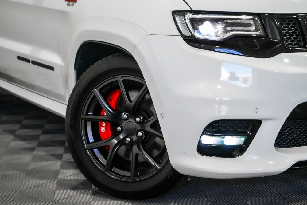 Jeep Grand Cherokee image 2