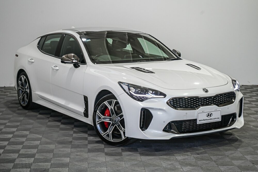 Kia Stinger image 1