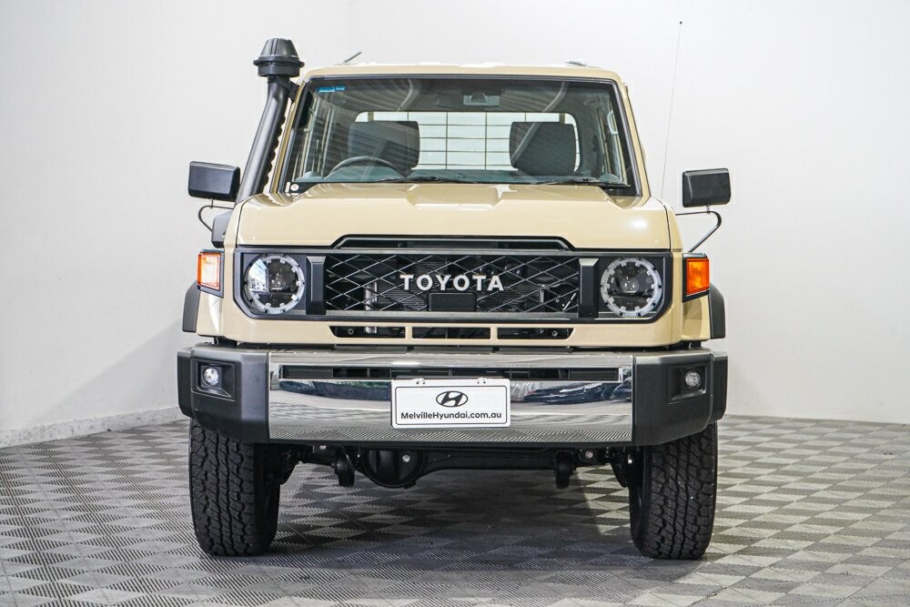 Toyota Landcruiser image 3