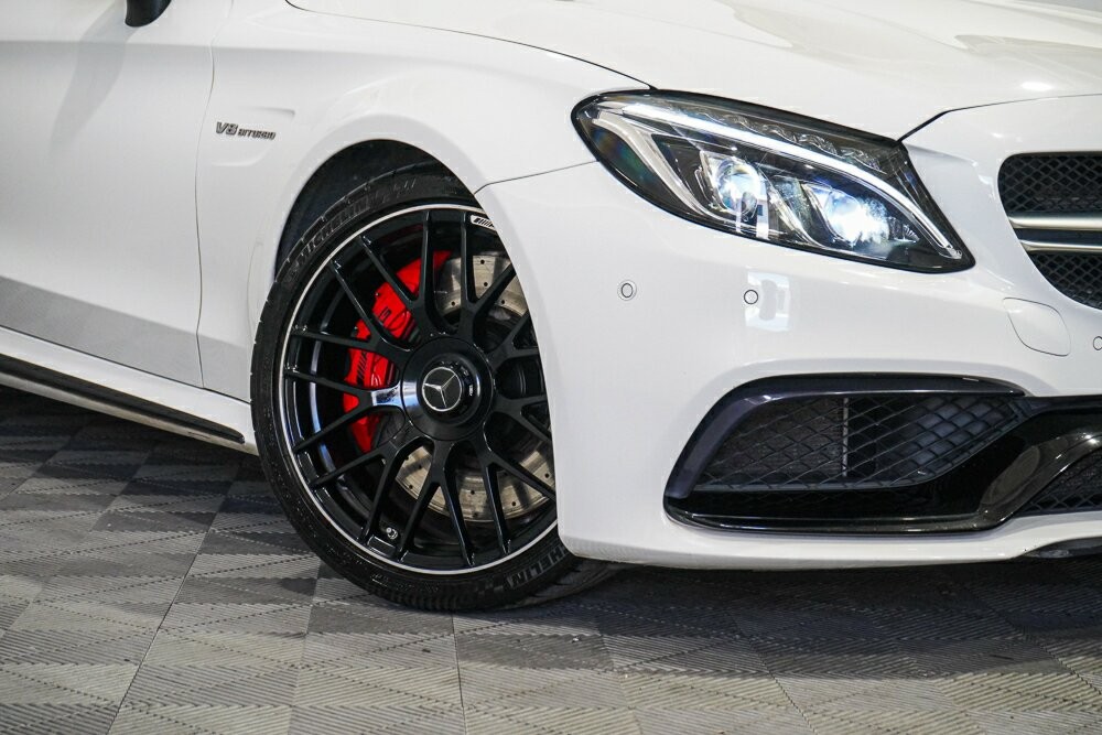 Mercedes Benz C-class image 2