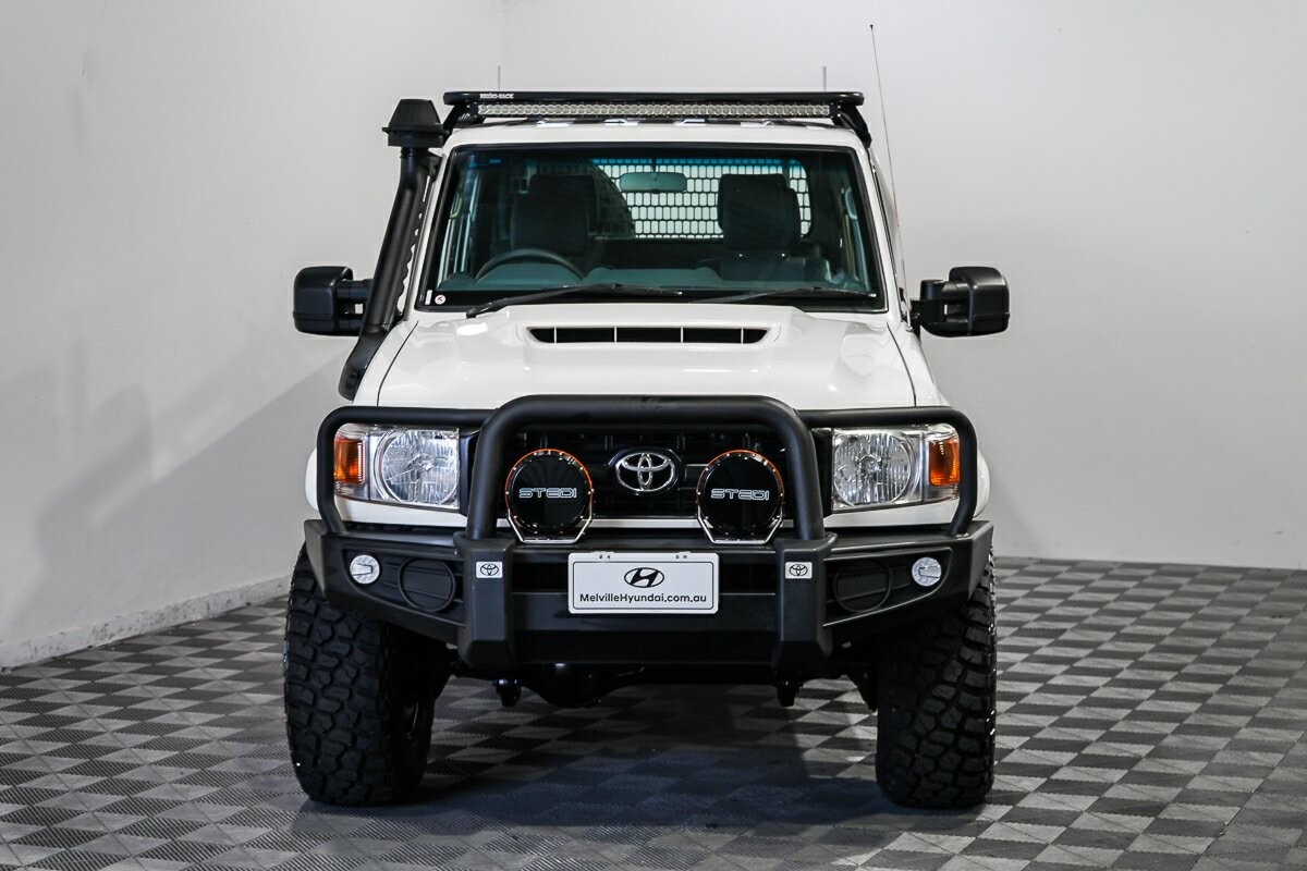 Toyota Landcruiser image 3