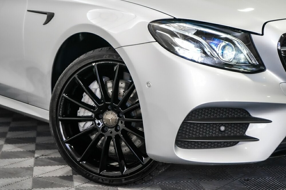 Mercedes Benz E-class image 2