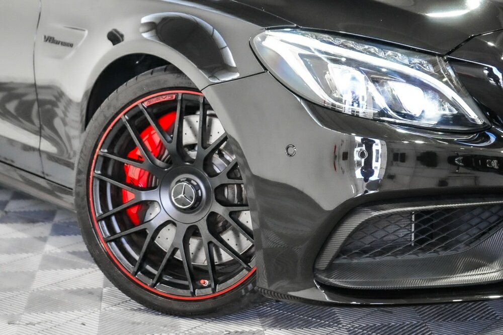 Mercedes Benz C-class image 2