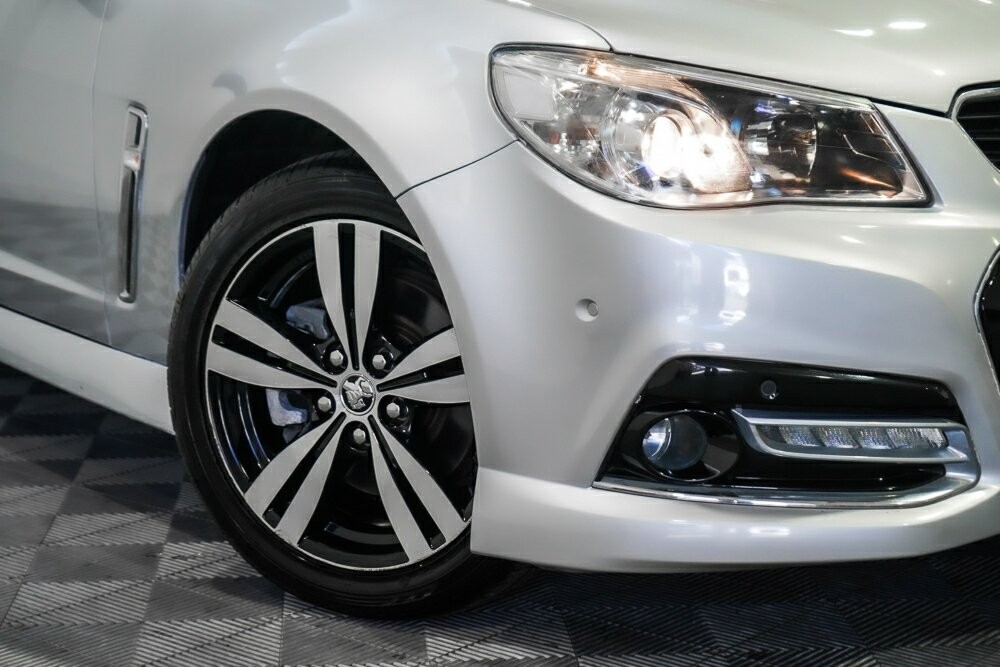 Holden Commodore image 2