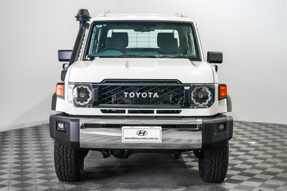 Toyota Landcruiser image 3