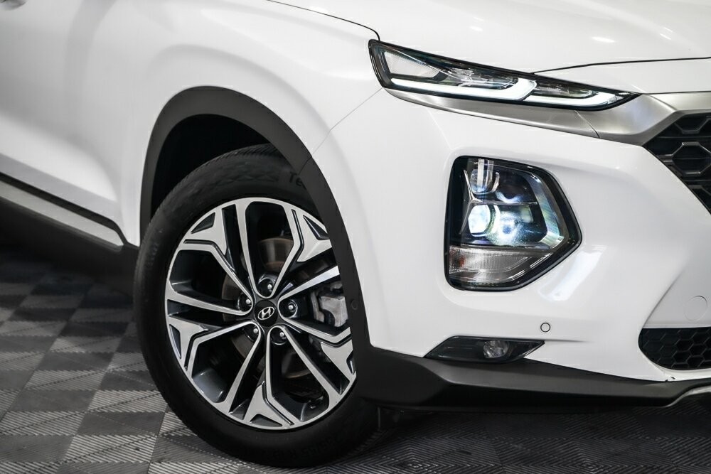 Hyundai Santa Fe image 2