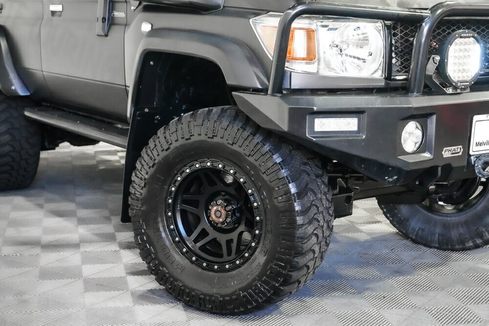 Toyota Landcruiser image 2